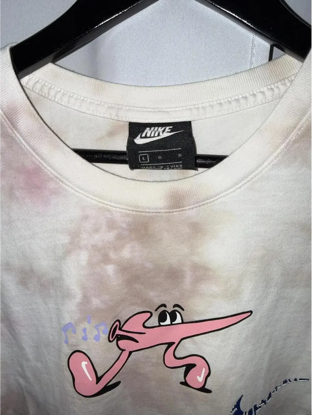 Nike featuring text